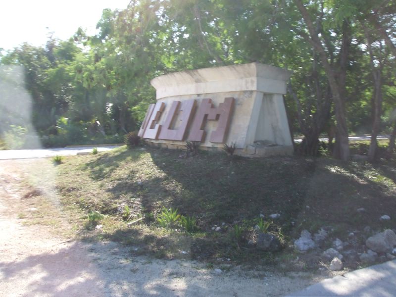 Entrance to Tulum, I'll get the rest on the way out